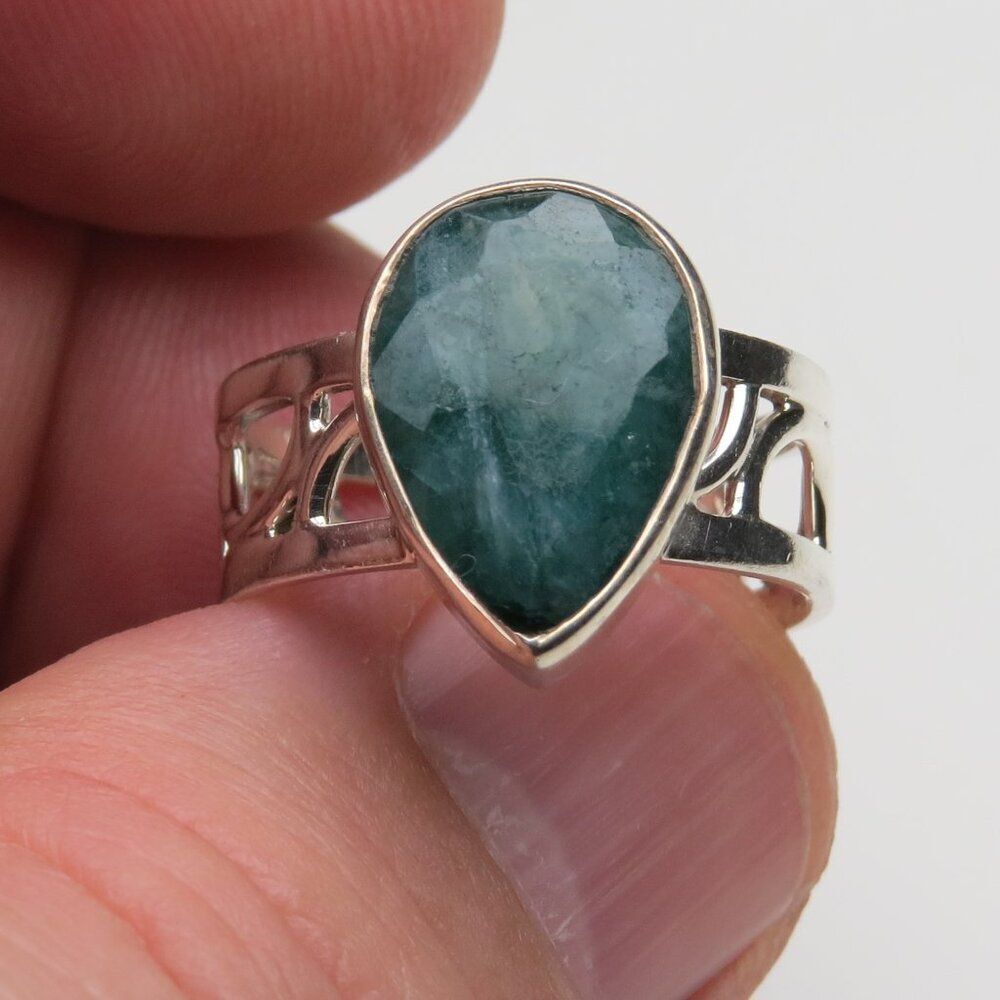 Genuine Emerald Sterling Silver Ring size 7
